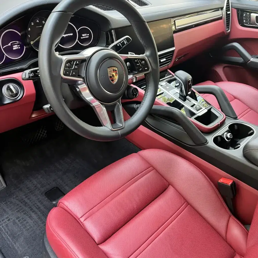 poersche red interior